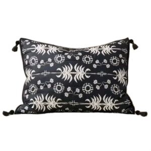 Opalhouse Jungalow Palm
Frond Printed Standard Pillow Sham Black/Off-White Cream